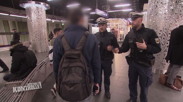 Achtung Kontrolle - Achtung Kontrolle! - Thema U.a.: Frau Wird Körperlich Angegriffen - Bundespolizei Hauptbahnhof Frankfurt