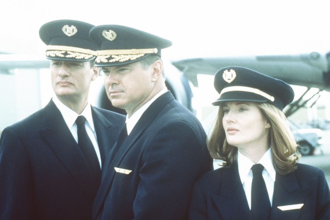 Auf diese Crew wartet ein Höllentrip: Capt. George Bouchard (John de Lancie, l.), Capt. Lucky Singer (Robert Urich, M.) und Co-Pilotin Connie Phipp...