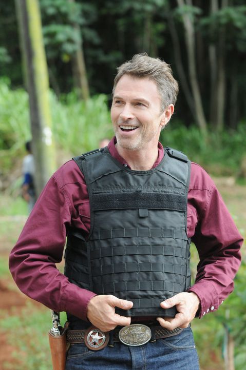 Als das Team einen neuen Mordfall untersucht, führt die Spur zu einem Texas Ranger (Tim Daly), der nach Hawaii kam, um dort nach seiner Tochter zu s... - Bildquelle: 2013 CBS BROADCASTING INC. All Rights Reserved.