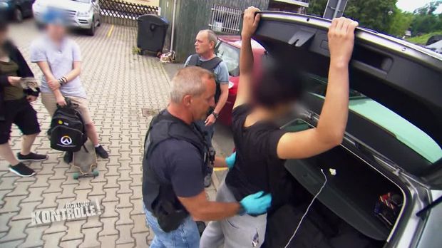 Achtung Kontrolle - Achtung Kontrolle! - Thema U.a.: Bei Illegal Eingeführten Waffen Hört Für Die Bundespolizei Bad Brambach Der Spaß Auf