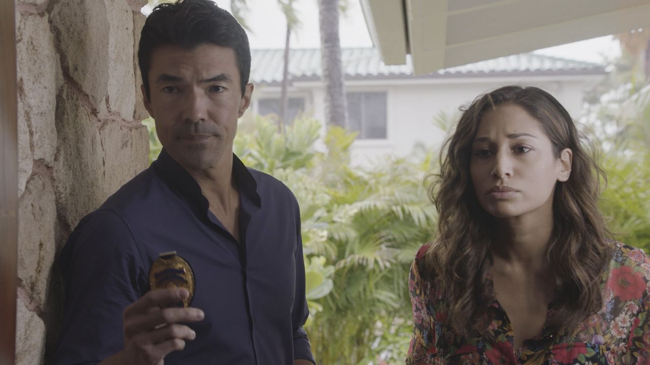 Adam Noshimuri (Ian Anthony Dale, l.); Tani Rey (Meaghan Rath, r.) - Bildquelle: © 2019 CBS Broadcasting, Inc. All Rights Reserved