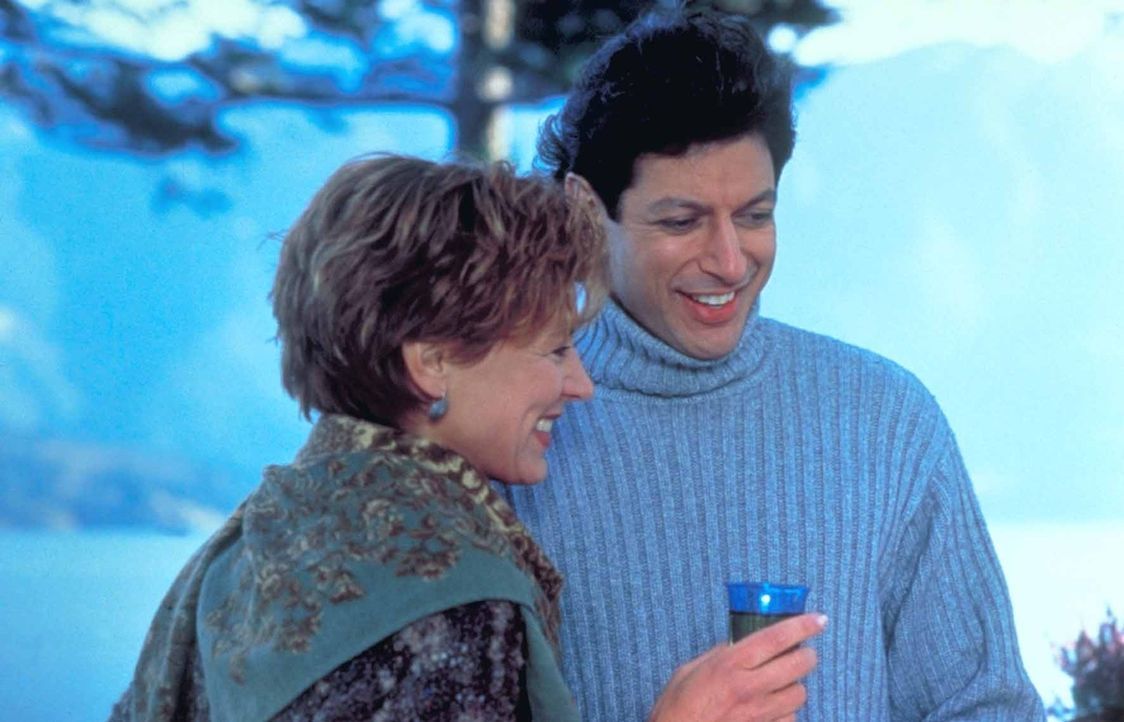 Als es wie ein Wunder gelingt, Hatch (Jeff Goldblum, r.) ins Leben zurückzuholen, glauben seine Frau Lindsey (Christine Lahti, l.) und er, endlich... - Bildquelle: TriStar Pictures