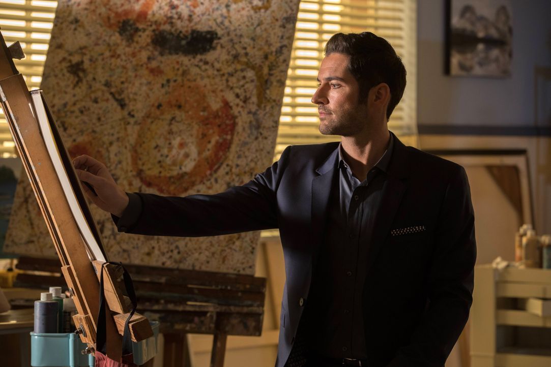 Noch ahnt Lucifer (Tom Ellis) nicht, welch erstaunliche Entdeckung er bei ihrem neuen Fall machen wird ... - Bildquelle: 2016 Warner Brothers