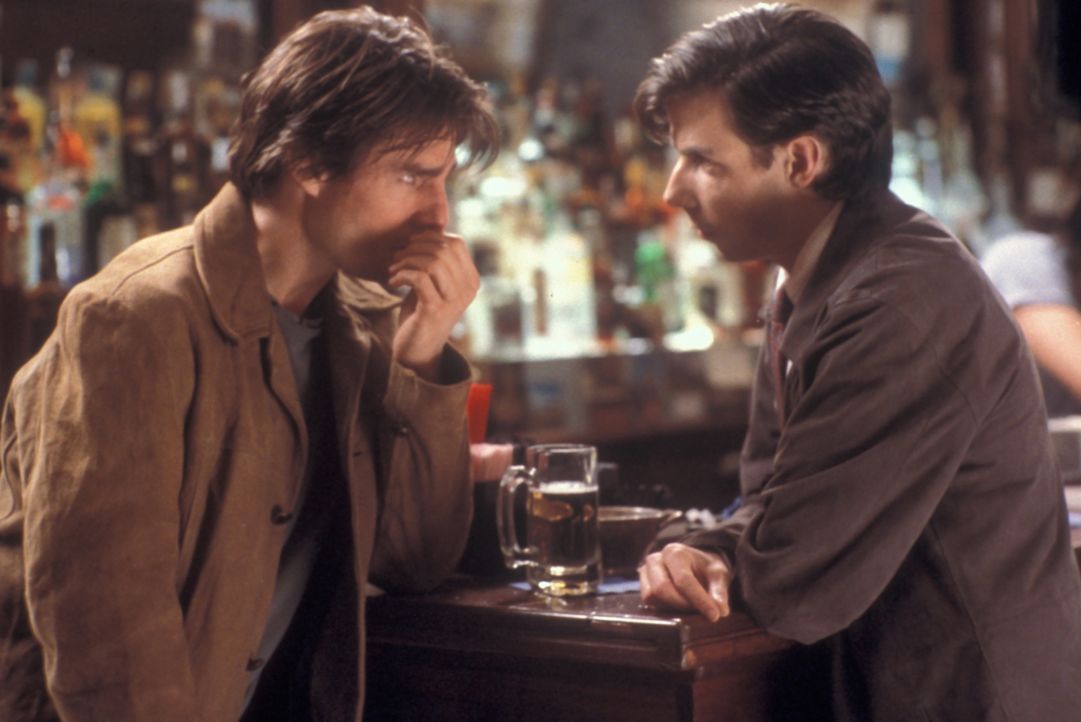 Nach langer Leidenszeit lernt David (Tom Cruise, r.) den ernsthaften Edmund (Noah Taylor, l.) kennen, der ihm einen außergewöhnlichen Vorschlag mach... - Bildquelle: Neal Preston Paramount Pictures