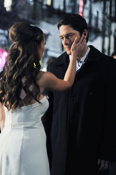 Überrascht Melinda (Jennifer Love Hewitt, l.) mit einer kleinen, sehr romantischen Hochzeitsfeier: Jim (David Conrad) - Bildquelle: ABC Studios