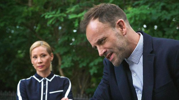 Elementary - Elementary - Staffel 7 Episode 2: Bauchschuss