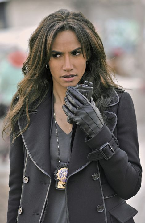 Nachdem ein Attentat auf die Bürgermeisterin verübt wurde, findet Tess (Nina Lisandrello) bald heraus, dass jemand anders das eigentlich Ziel des Sc... - Bildquelle: 2012 The CW Network, LLC. All rights reserved.