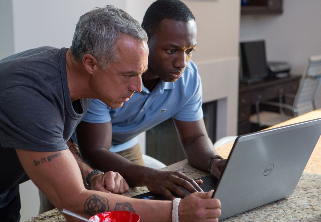Harry Bosch (Titus Welliver, l.); Jerry Edgar (Jamie Hector, r.) - Bildquelle: Amazon.com, Inc. and Fabrik Entertainment, Inc.