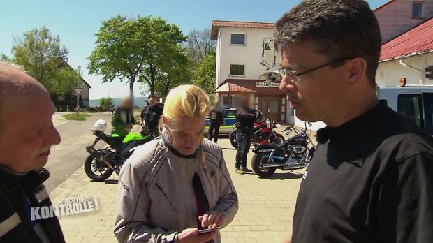 Achtung Kontrolle - Achtung Kontrolle! - Thema U.a: Rebellisches Bikerpaar - Motorradcops Hildesheim