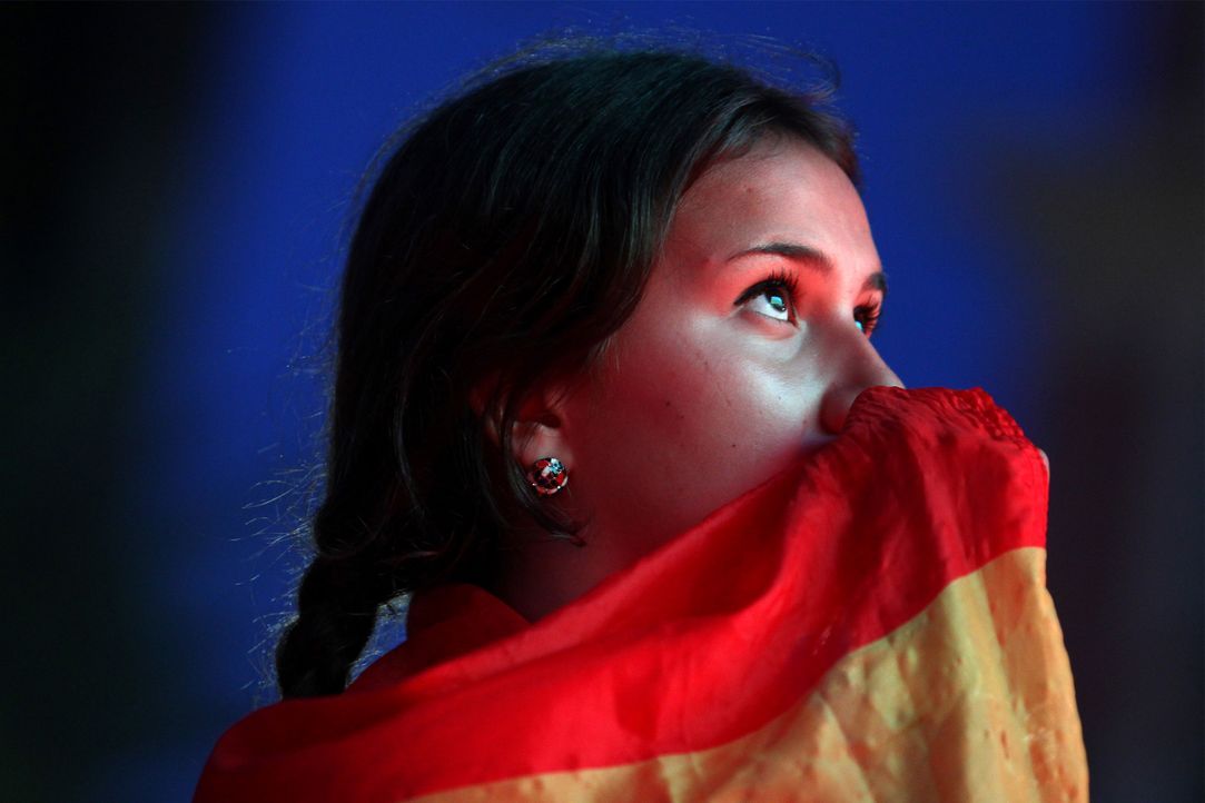 Spain_beauty_fan_JEAN CHRISTOPHE MAGNENET_AFP - Bildquelle: AFP / JEAN CHRISTOPHE MAGNENET