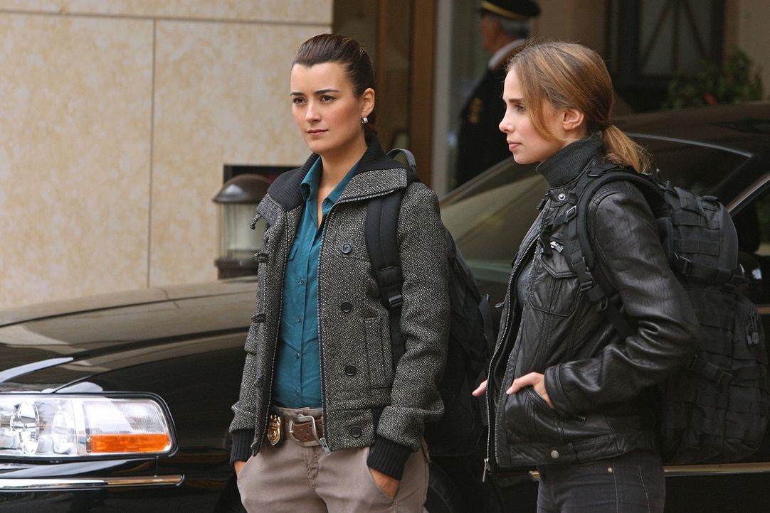 Fremde Feinde: Ziva (Cote de Pablo, l.) und Mossad Officer Liat Tuvia (Sarai Givaty, r.) ... - Bildquelle: CBS Television