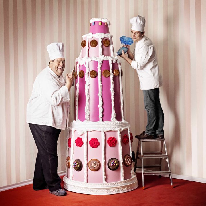 Die Hamburger Originale Frank Steidl (r.) und Thomas Horn (l.) sind Konditormeister der Extraklasse. Ihre Spezialität: Mega-Torten. - Bildquelle: kabel eins