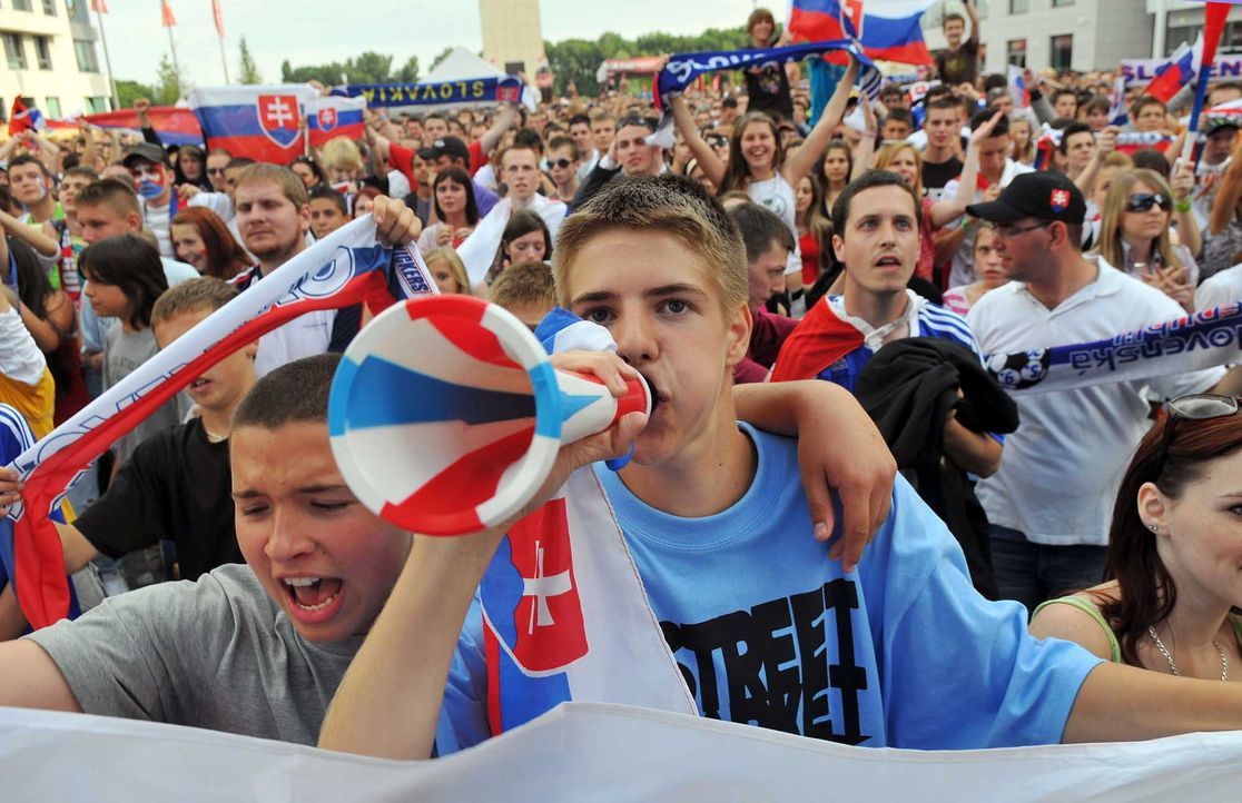 Fußball-Fan-Slowakei-151008-AFP - Bildquelle: AFP