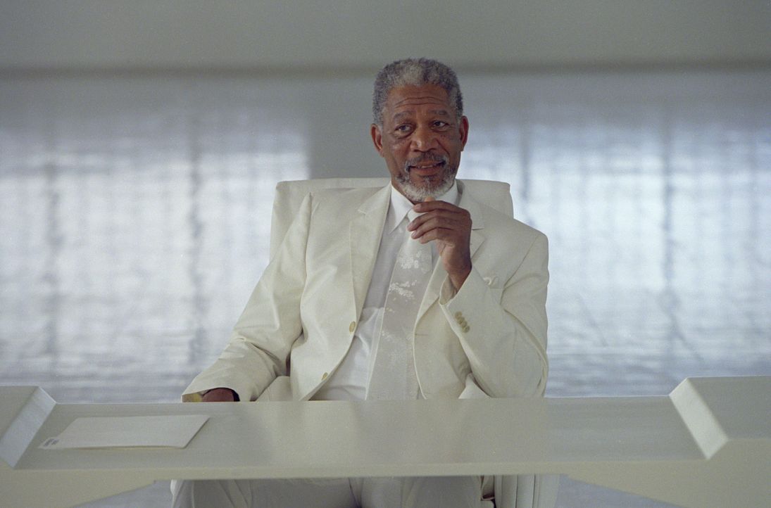 Gott (Morgan Freeman) überträgt seine Macht einem seiner Schäfchen, um selbst endlich mal Urlaub machen zu können. Doch ist der erfolglose Reporter... - Bildquelle: 2003 Universal Studios. All rights reserved