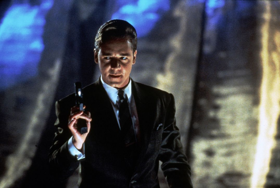 Der virtuelle Killer Sid 6.7 (Russell Crowe) entkommt dem Cyberspace und tritt in die reale Welt. Nun versetzt ganz L. A. in Angst und Schrecken ... - Bildquelle: Paramount Pictures