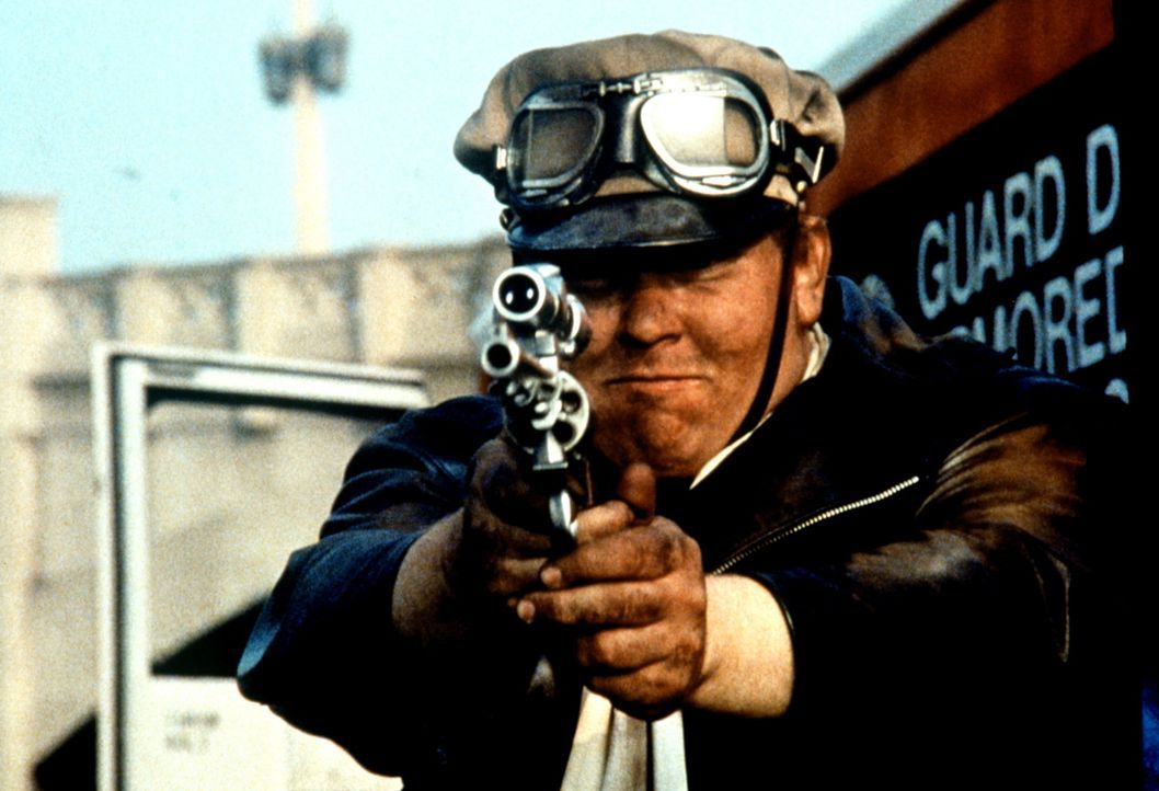 Als Frank Dooley (John Candy) dahinter kommt, dass sein Arbeitgeber eine skrupellose Gangster-Organisation ist, kennt er kein Erbarmen mehr ... - Bildquelle: Columbia Pictures