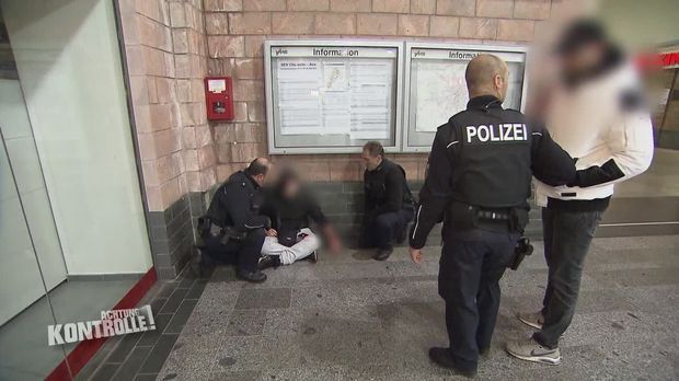 Achtung Kontrolle - Achtung Kontrolle! - Thema U.a.: Eine Frau Ritzt Sich Und Blutet, Bupo Eilt Zur Hilfe - Hauptbahnhof Chemnitz