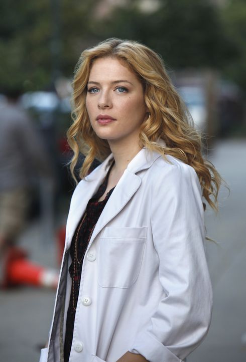 Kann Dr. Kate Sykora (Rachelle LeFevre) Dr. Michael Holt dazu überreden, ein paar Stunden wöchentlich in der "Clinica Sanando" zu arbeiten? - Bildquelle: 2011 CBS BROADCASTING INC. ALL RIGHTS RESERVED