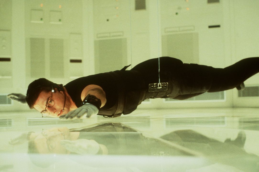 Dem Top-Agenten Ethan Hunt (Tom Cruise) gelingt es, bis in den Hochsicherheitsraum des Zentralcomputers im CIA-Hauptquartier in Langley zu gelangen... - Bildquelle: Paramount Pictures
