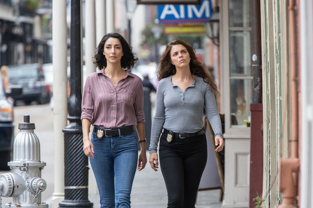 Special Agent Hannah Khoury (Necar Zadegan, l.); Tammy Gregorio (Vanessa Ferlito, r.) - Bildquelle: Sam Lothridge 2019 CBS Broadcasting, Inc. All Rights Reserved. / Sam Lothridge