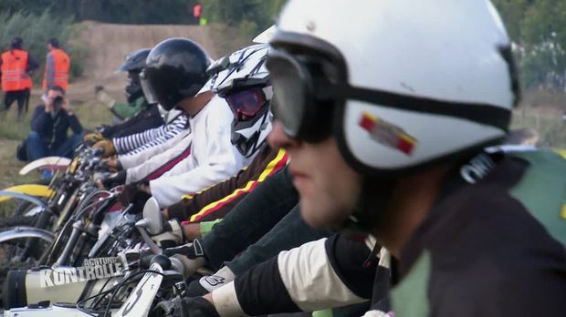 Achtung Kontrolle - Achtung Kontrolle! - Thema U.a.: Beim Oldtimer Motocross Rennen Muss Es Kesseln