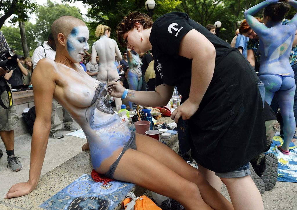 Body-Painting-14-07-26-1-AFP - Bildquelle: AFP