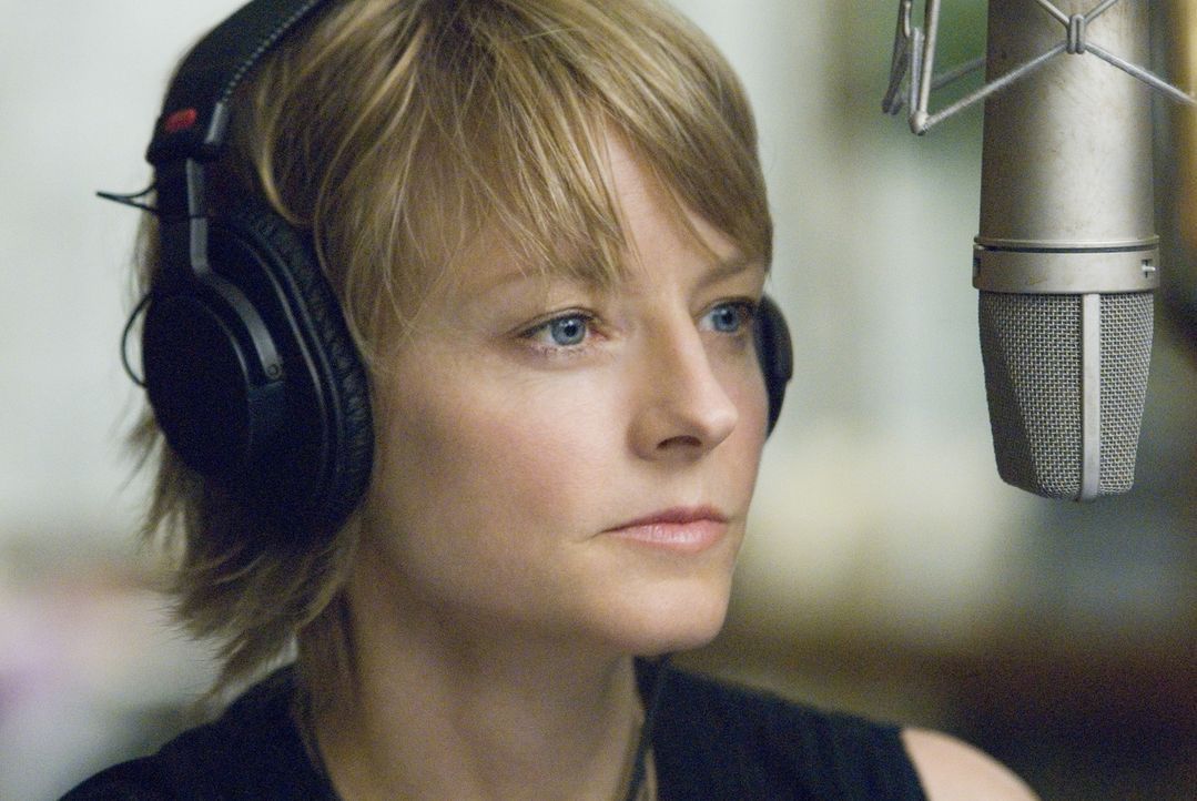 Die beliebte New Yorker Radiomoderatorin Erica Bain (Jodie Foster) musste mit ansehen, wie ihr Verlobter bei einem kaltblütigen Überfall ums Leben... - Bildquelle: Warner Bros.