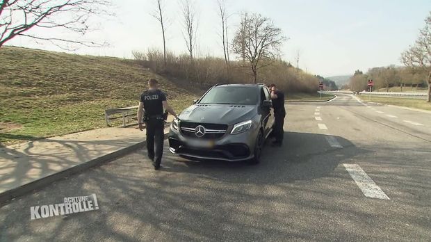 Achtung Kontrolle - Achtung Kontrolle! - Thema U.a.: Bundespolizisten Durchsuchen Suv Nach Drogen