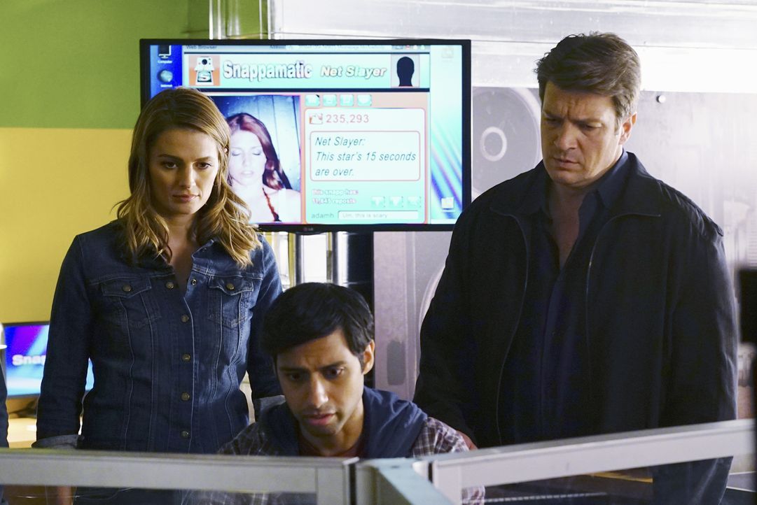 Kann Evan (Aly Mawji, M.) Castle (Nathan Fillion, r.) und Beckett (Stana Katic, l.) bei den Ermittlungen in einem neuen Fall behilflich sein? - Bildquelle: ABC Studios