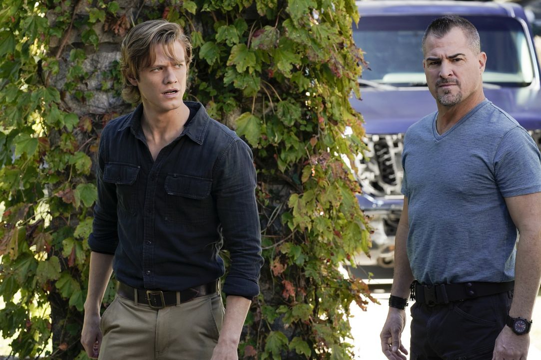 MacGyver (Lucas Till, l.); Jack Dalton (George Eads, r.) - Bildquelle: Jace Downs 2018 CBS Broadcasting, Inc. All Rights Reserved / Jace Downs