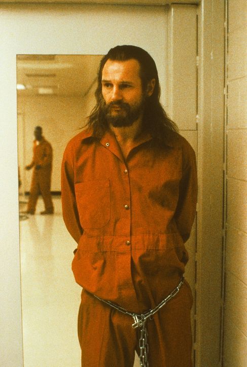 Dem obdachlosen Vietnamveteran Carl Wayne Anderson (Liam Neeson) wird ein brutaler Mord an einer Justizangestellten angehängt ... - Bildquelle: TriStar Pictures
