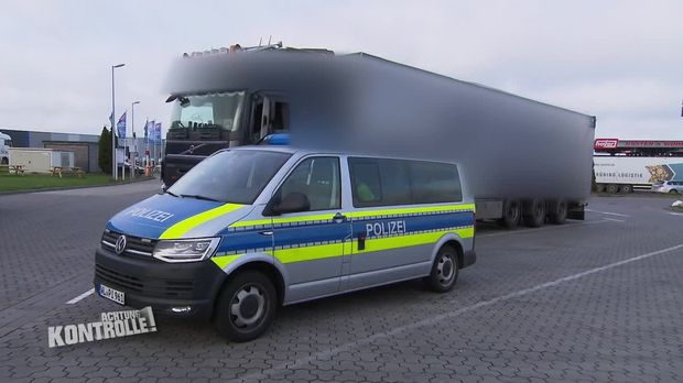 Achtung Kontrolle - Achtung Kontrolle! - Thema U.a: überladener Lkw Muss Improvisieren - Autobahnpolizei