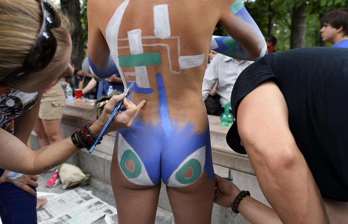 Body-Painting-14-07-26-2-AFP - Bildquelle: AFP