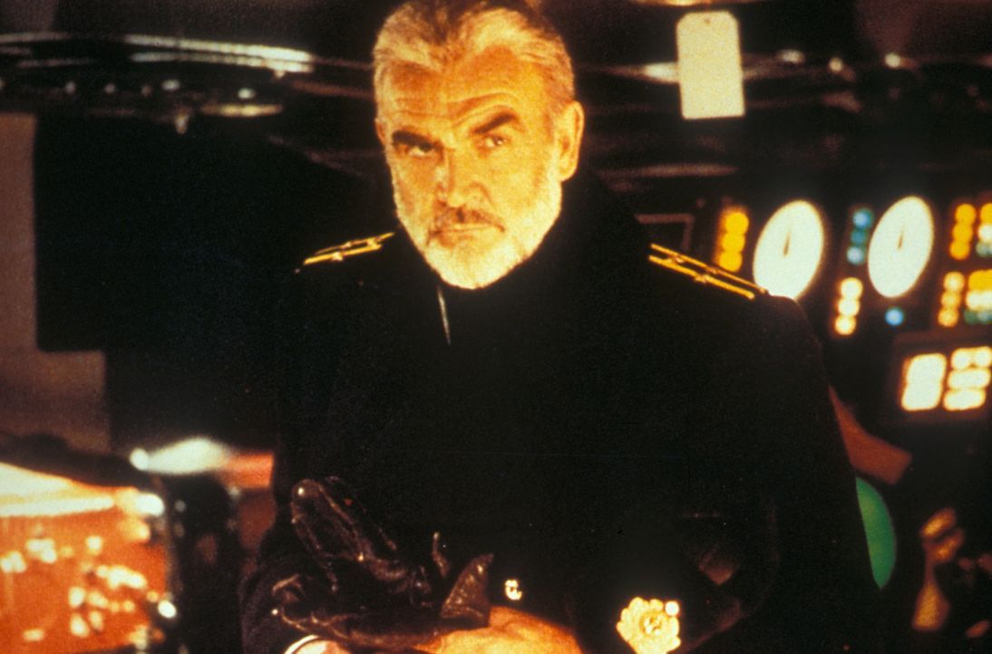 Die Jagd auf "Roter Oktober" beginnt: Will der sowjetische Kapitän Ramius (Sean Connery) auf eigene Faust die USA angreifen, will er überlaufen od... - Bildquelle: Paramount Pictures