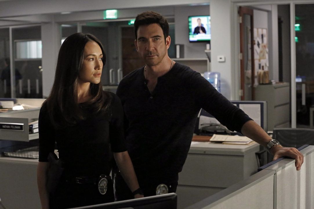 Ein neuer Fall beschäftigt Jack (Dylan McDermott, r.) und Beth (Maggie Q, l.) ... - Bildquelle: Warner Bros. Entertainment, Inc.