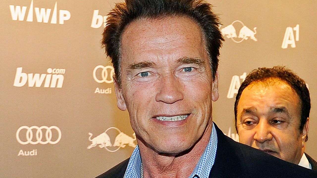 Arnold Schwarzenegger Anfang 2012 in Kitzbühel  - Bildquelle: dpa