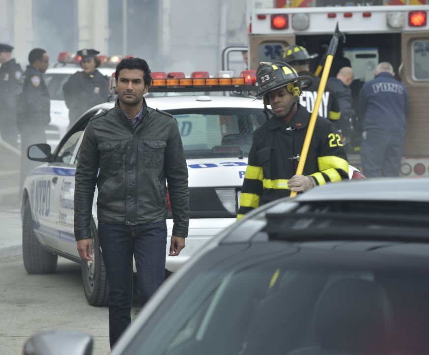 Auch Gabe (Sendhil Ramamurthy) ist auf der Suche nach Muirfield. Wird er Erfolg haben? - Bildquelle: 2012 The CW Network, LLC. All rights reserved.