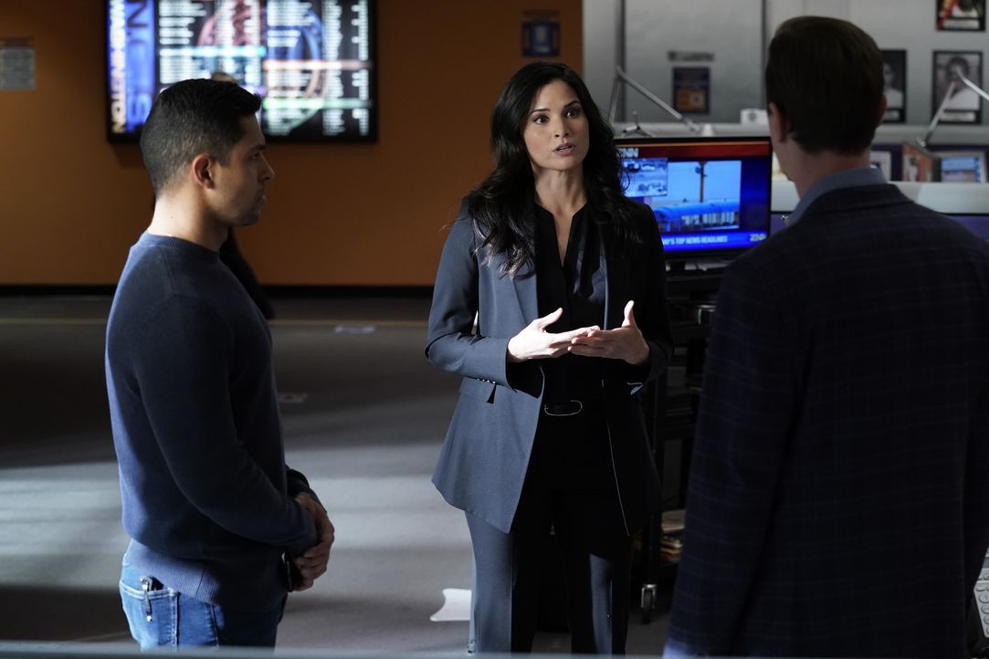(v.l.n.r.) Nick Torres (Wilmer Valderrama); Jessica Knight (Katrina Law); Timothy McGee (Sean Murray) - Bildquelle: Bill Inoshita © 2021 CBS Broadcasting, Inc. All Rights Reserved. / Bill Inoshita