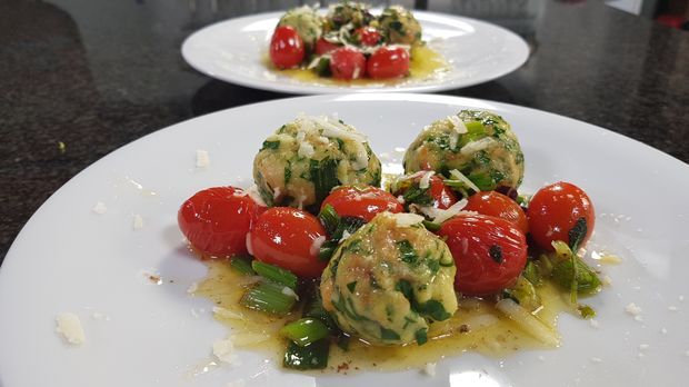 Spinatknödel in 10 Minuten | Rezept | Kabel Eins