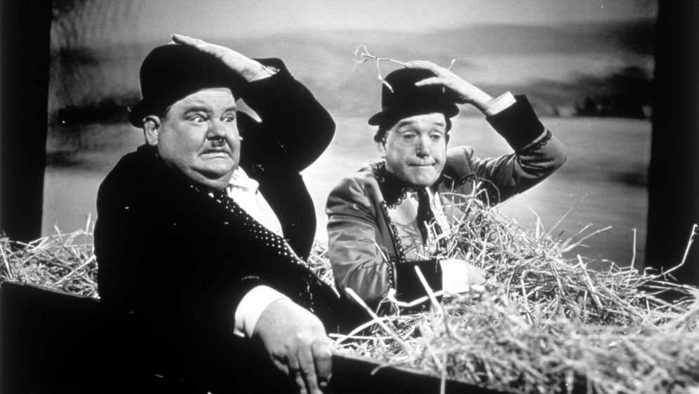 Dick und Doof - Stierkämpfer - Bildquelle: 1945 Twentieth Century Fox Film Corporation.