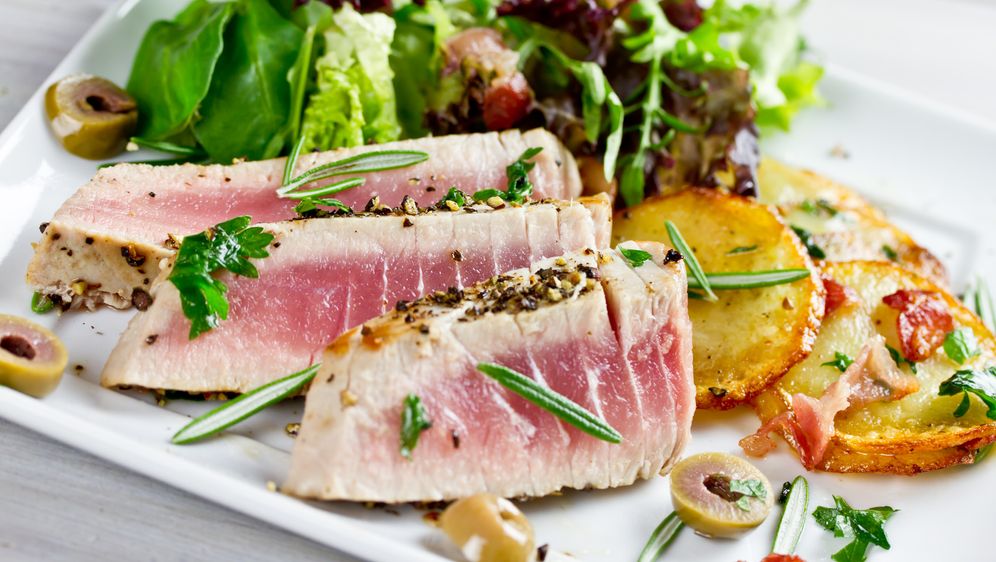 Curry Thunfischsteak mit Spinat-Bohnen-Salat