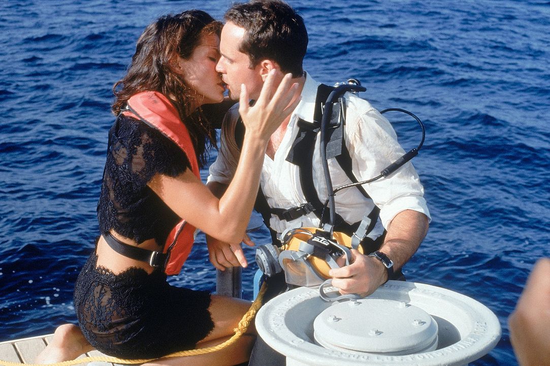 Ist die Gefahr wirklich gebannt? Alex Shaw (Jason Patric, r.) und Annie (Sandra Bullock, l.) wiegen sich in Sicherheit ... - Bildquelle: 1997 Twentieth Century Fox Film Corporation. All rights reserved.