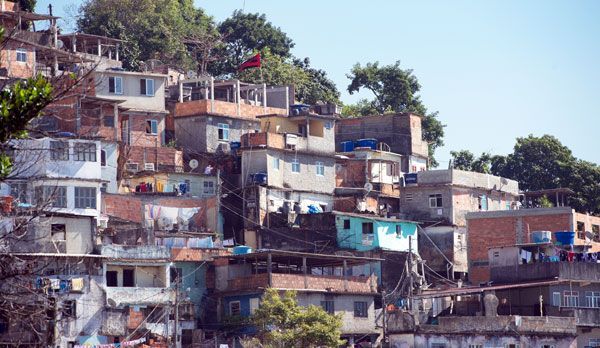 Favela in Rio de Janeiro - Bildquelle: dpa