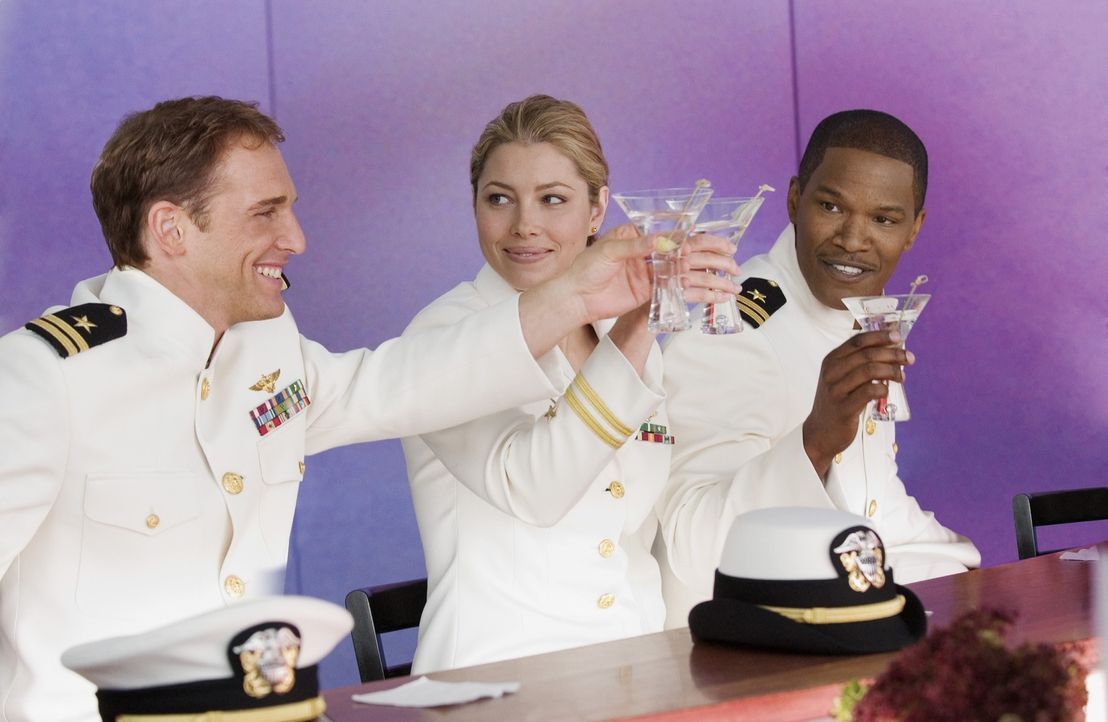Die Navy-Piloten (v.l.n.r.) Ben Gannon (Josh Lucas), Kara Wade (Jessica Biel) und Henry Purcell (Jamie Foxx) sind die besten der Besten und als Team... - Bildquelle: 2005 Columbia Pictures Industries, Inc. All Rights Reserved.