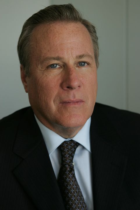 Eine Übung der Homeland Security wird sabotiert, dabei strömt Giftgas in einem U-Bahnhof aus. Peter Houseman (John Heard), der Leiter der Übung, wei... - Bildquelle: Paramount Network Television