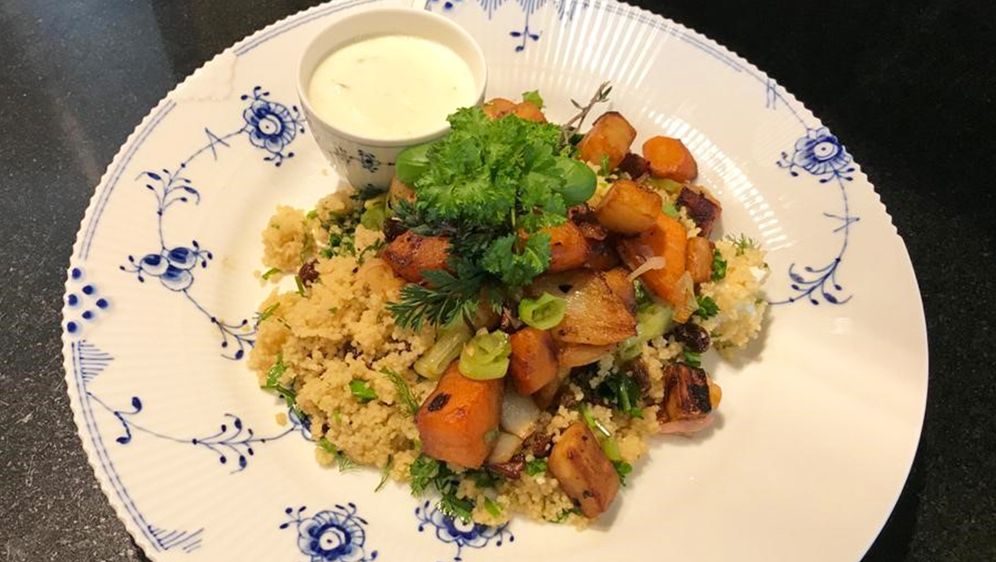 Ofengemuse Auf Krautercouscous Mit Joghurt Rezept Frank Rosin