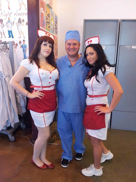 Der "Heart Attack Grill" in der legendären Fremont Street in Las Vegas gehört zu den skurrilsten Burger-Läden der Welt. Weibliche Bedienungen sin... - Bildquelle: kabel eins