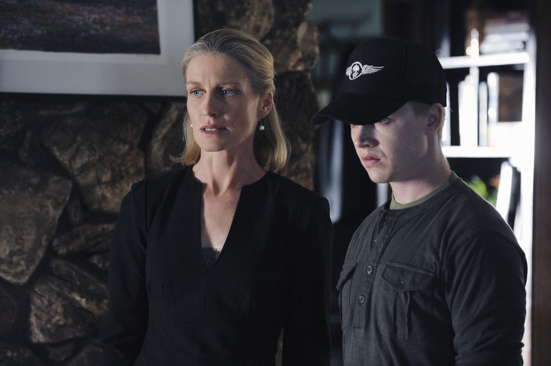 Bei den Ermittlungen stößt das Team auf Jason Wheeler (Noel Fisher, r.) und seine Mutter Amy (Jessica Tuck, l.). Doch haben die mit den Morden wirkl... - Bildquelle: ABC Studios