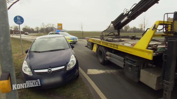 Achtung Kontrolle - Achtung Kontrolle! - Ein Auto, Das Keiner Vermisst - Rätselhafter Abschlepp-einsatz