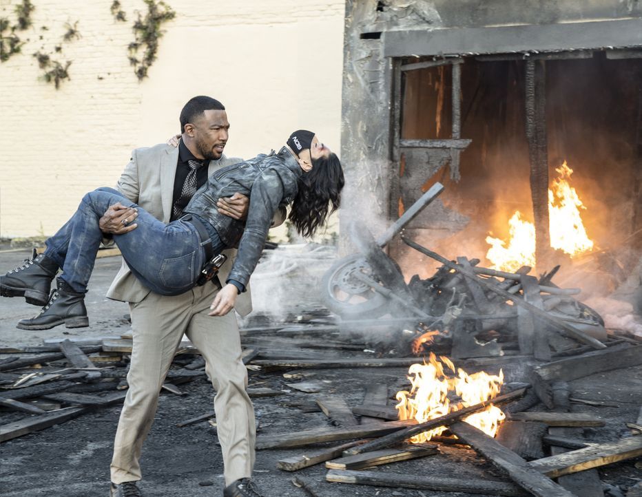 Quentin Carter (Charles Michael Davis, oben); Hannah Khoury (Necar Zadegan, unten) - Bildquelle: Sam Lothridge 2021 CBS Broadcasting Inc. All Rights Reserved. / Sam Lothridge